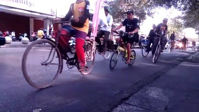 SALAM SAPA, DARI SEPEDA JAWA "Indonesia Jawa itu Antik _Jawa itu Unik смотреть онлайн