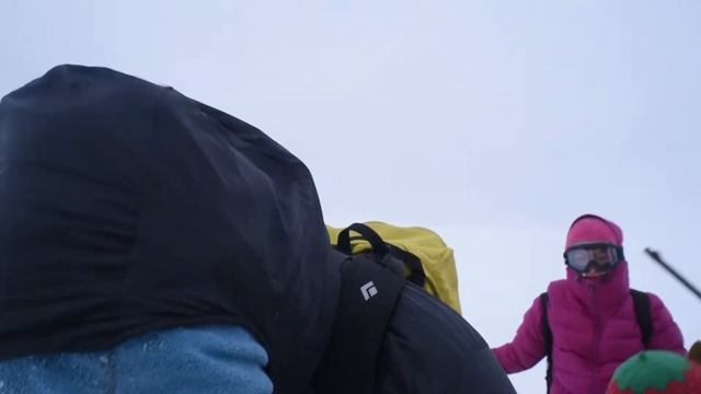 SVALBARD VLOG//Как я встретила медведя// Спуск в тоннель в леднике смотреть онлайн