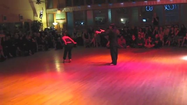 Fernando Sanchez y Ariadna Naveira at La Milonga de Nora 04-09-2011, 4 of 4 смотреть онлайн