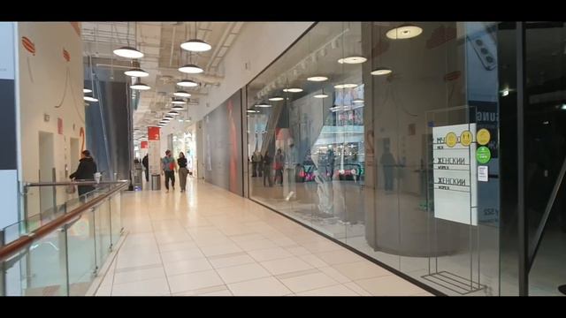Russian Shopping Mall 8 Weeks into Sanctions смотреть онлайн