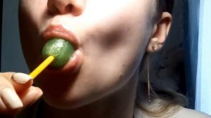 ?Асмр, звуки рта, итинг чупа-чупса?