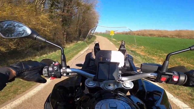 IL S'OFFRE UNE BMW NEUVE POUR SES 18 ANS : LA PLUS CHÈRE DES MOTOS A2 !!! ??? смотреть онлайн