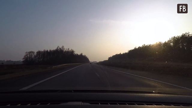 Водитель из авто на "встречке" показывает растопыренную ладонь, важный смысл данного действия смотреть онлайн