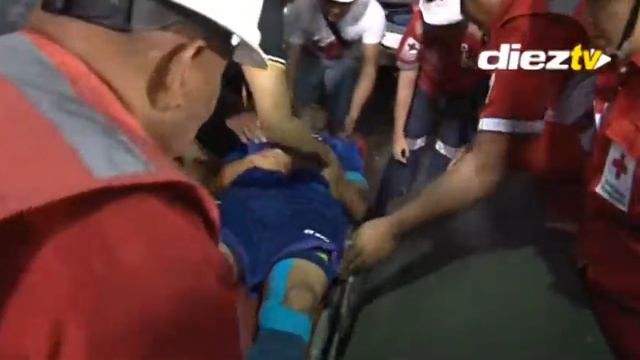 Juan Pablo Montes salió en camilla de el Nacional смотреть онлайн