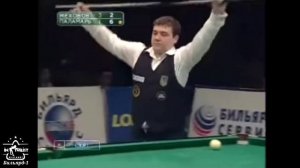 Исторический момент. Паламарь забивает половинкой кия.