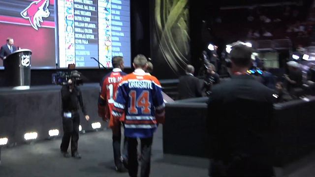 Sam Reinhart at 2014 NHL Draft (RAW FOOTAGE) смотреть онлайн
