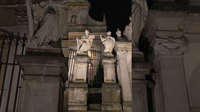 Костел Святих Апостолів Петра і Павла у Кракові.Kościół Świętych Apostołów Piotra i Pawła w Krakowi смотреть онлайн