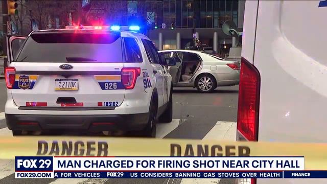 Man held on $1M bail after shooting erupts near Philadelphia City Hall during morning commute смотреть онлайн