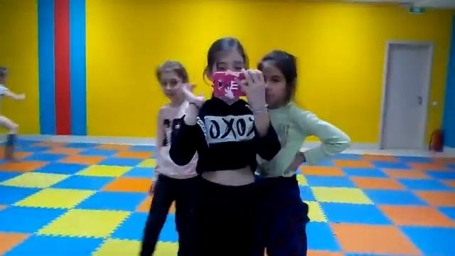 frends vlog/я хожу на танцы?/YANA frends смотреть онлайн