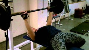 Marta Elverum - тренировка в жиме лежа. Спортстудия