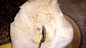 Крем-сыр из замороженной ряженки.