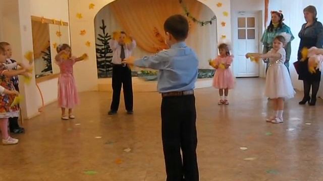 Танец "Листик-листопад" смотреть онлайн