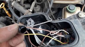 Сегодня поменял вздутую лампочку ближнего света на Ауди С4 А6