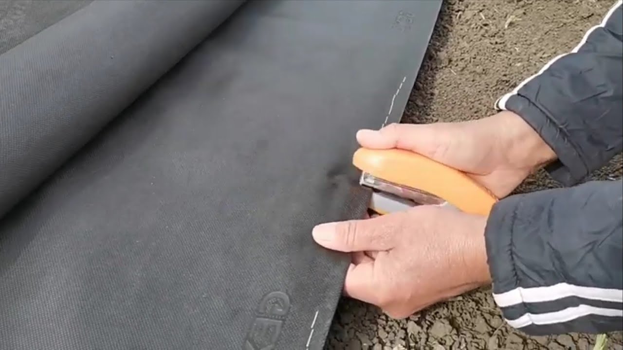 Как сшить и натянуть агроспан, для посадки клубники! смотреть онлайн