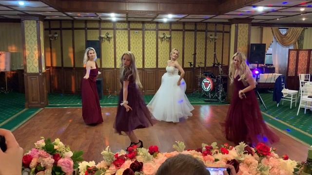 Свадебный танец подружек невесты смотреть онлайн