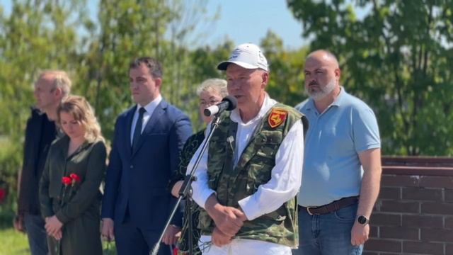 В Колюбакино перезахоронили останки шести бойцов Красной Армии смотреть онлайн