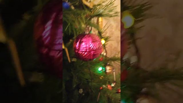 СТАРИННЫЕ ИГРУШКИ НА НОВОГОДНЕЙ ЕЛКЕ смотреть онлайн