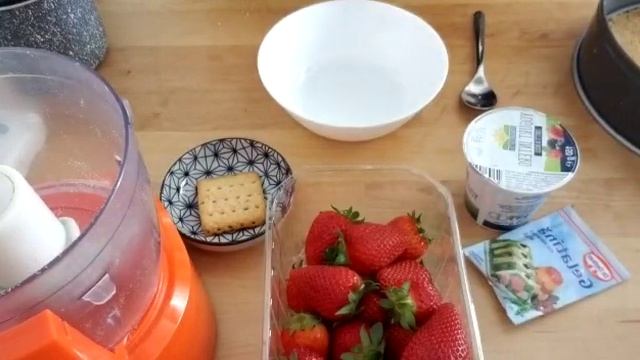КЛУБНИЧНО-ЙОГУРТОВЫЙ ДЕСЕРТ.БеЗ ВыпечкИ/STRAWBERRY AND YOGHURT DESSERT. No Baking/DESSERT DI FRAGOL