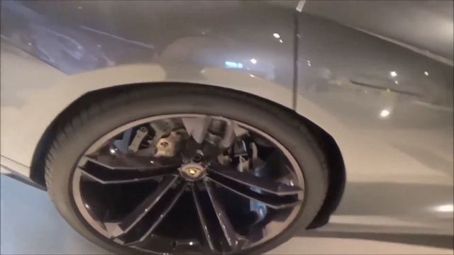 Первый седан от Lamborghini смотреть онлайн