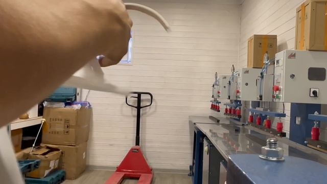 Видео-приемка станка для производства натяжных потолков (отгрузка в г.Ярославль) смотреть онлайн