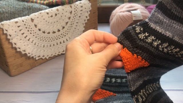 Носочная коробочка 2023/июнь/носочки из подаренной пряжи смотреть онлайн