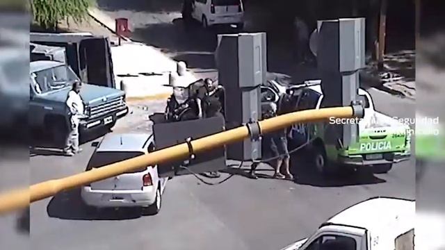 Persecución, choque y detención en Lanús смотреть онлайн
