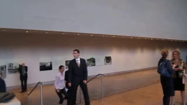 Mari Vanna at the Metropolitan Museum of Art.MOV смотреть онлайн