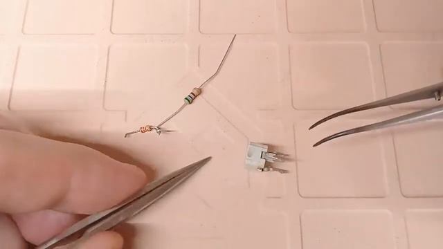 Простая наДстольная лампа из светодиодной ленты и алюминиевого профиля - Часть II смотреть онлайн