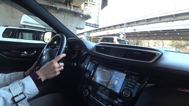 Сервис по Сочински. Нисан - Модус, Надик играет с коШАком смотреть онлайн