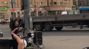 Уличный музыкант - барабанщик, виртуоз в Балашихе. 210402023.