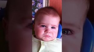 Ребенка ругают а он терпит