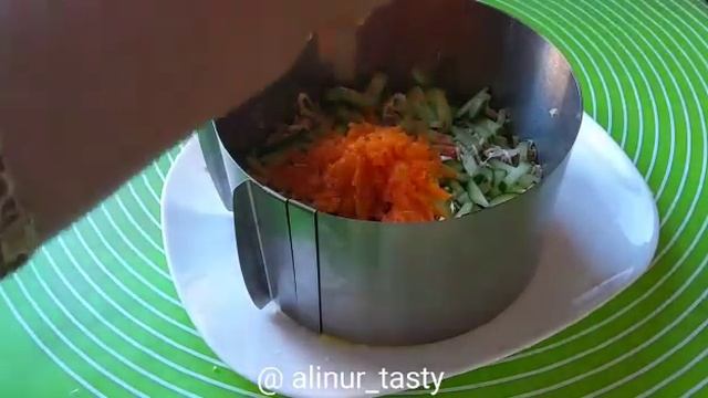 Салат "Нежность" с курицей. смотреть онлайн