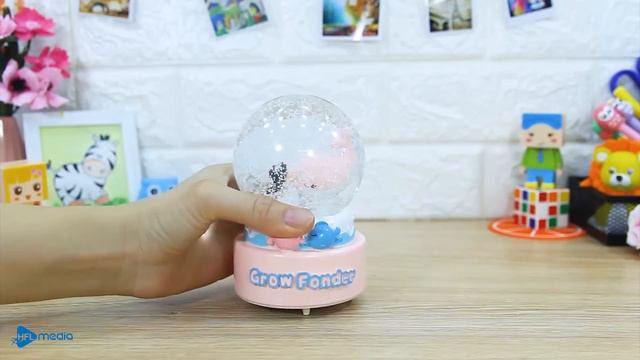 Small PEA PEA Vs Six Packs Body - Handmade Stop Motion Animation | Green Alien