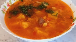 Очень аппетитные щи из квашеной капусты.