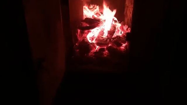 Деревня, дом, печка, огонь смотреть онлайн