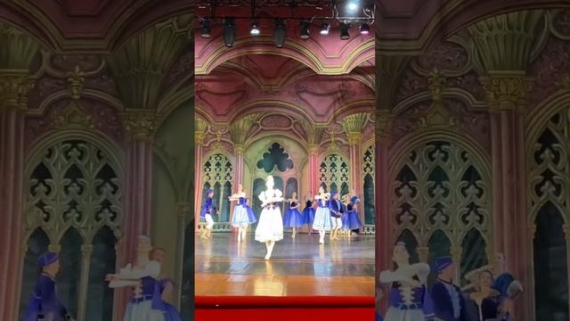 Венгерский танец из балета "Лебединое озеро" смотреть онлайн