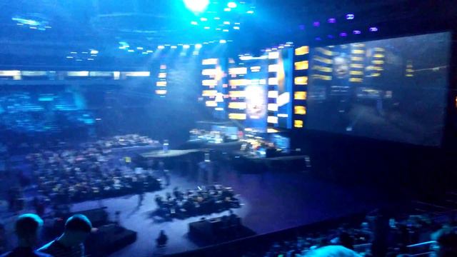 Starladder-Минск-Fnatic v.s Na'Vi Выход команд, представление игроков смотреть онлайн