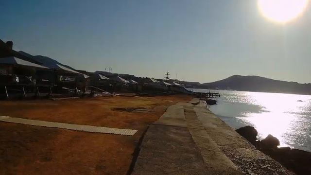 Утро. Крым. Таверна "Старый причал" в Судаке. смотреть онлайн
