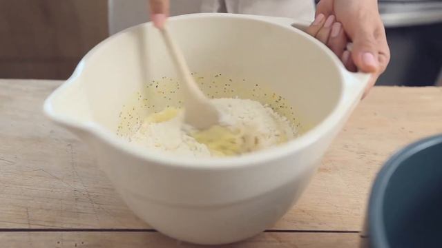Керамична купа за миксиране и разбиване EMILE HENRY MIXING BOWL смотреть онлайн