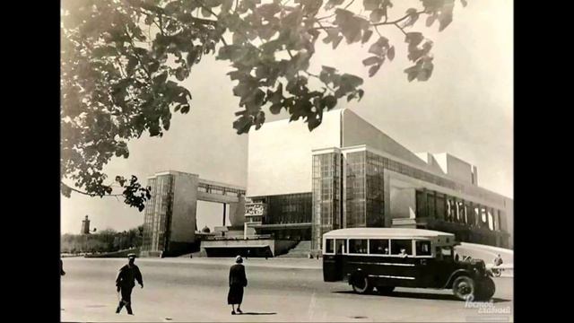 Прогулки у драмтеатра им. М. Горького г. Ростова-на-Дону. Выпуск 2 смотреть онлайн