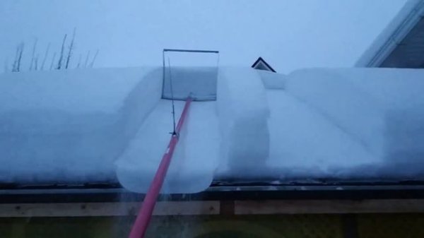 Очистка крыши от снега. Снегорез. скребок