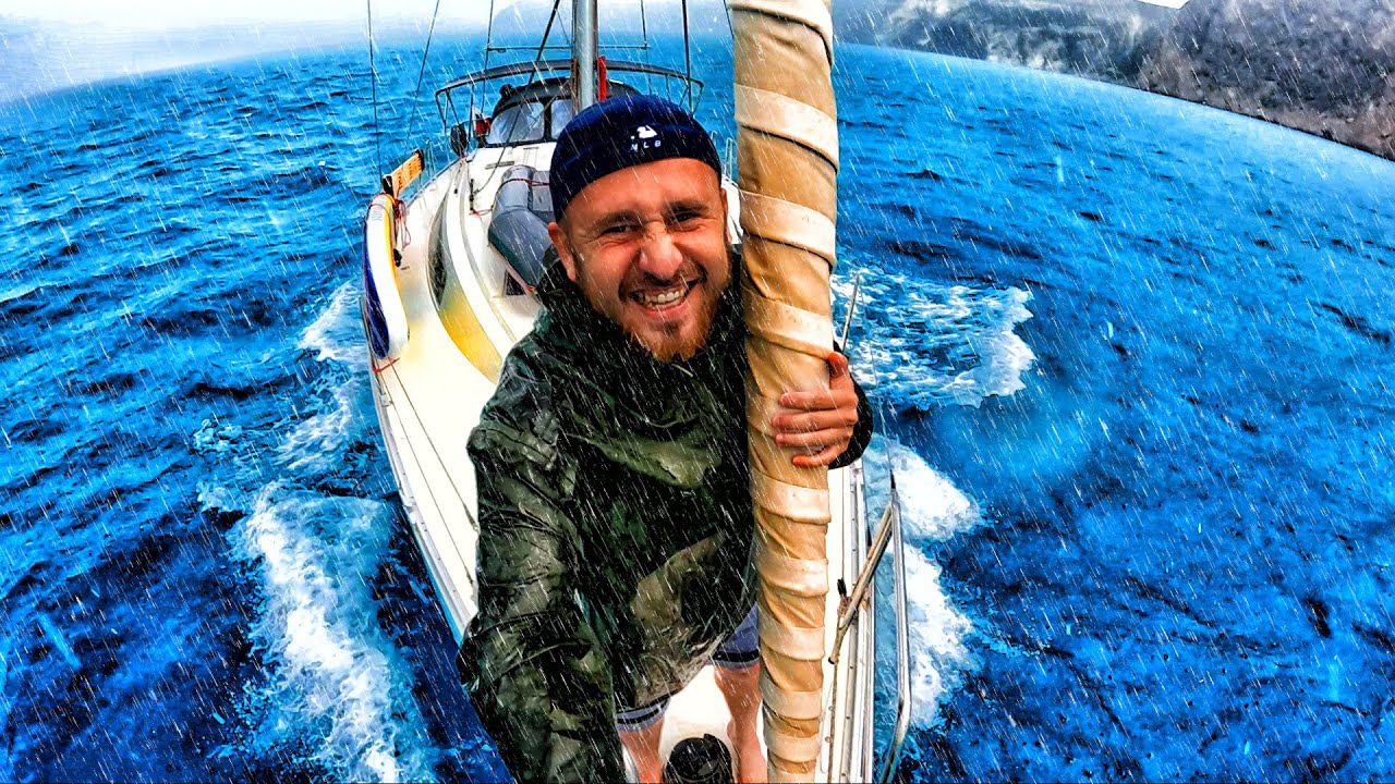 Попали в ШТОРМ на Яхте. Мыс ФИОЛЕНТ. КРЫМ Морской КРУИЗ по Чёрному Морю. МОЩНЫЙ ПОТОП в БАЛАКЛАВЕ. смотреть онлайн