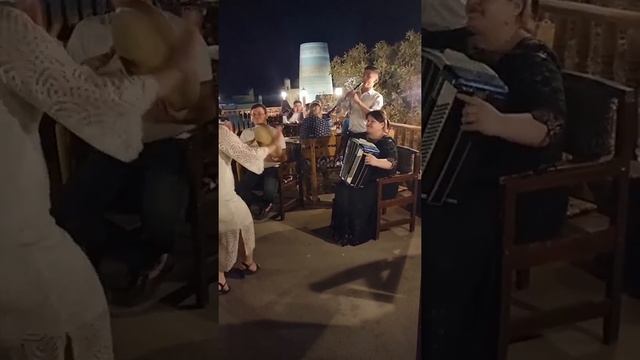 Мавлуда Атажонова Хива Террасса Жонли ижро.