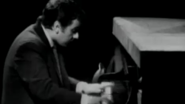 Дадли Мур "Музыкальная пародия" смотреть онлайн