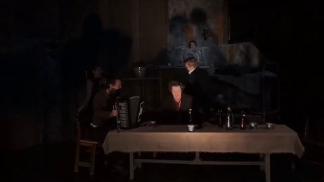 На дне смотреть онлайн