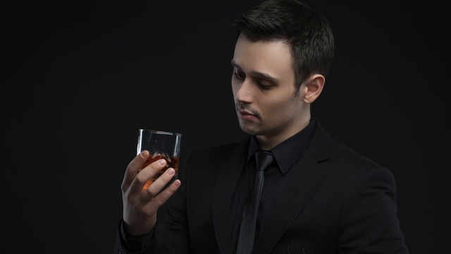 Актер Александр Олексенко  