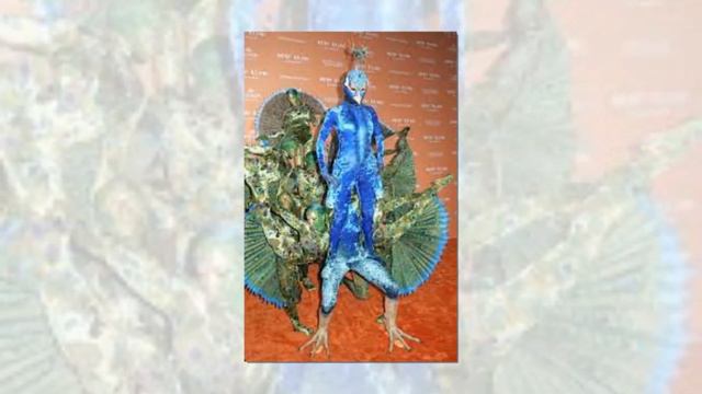 Heidi Klum Transforms Into a Multi-Person Peacock for Halloween 2023: See Her Show-Stopping Look. смотреть онлайн