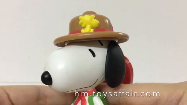Happy Meal Toys | Snoopy World | Beagle Scout Light Up Torch смотреть онлайн