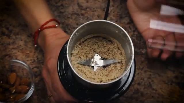 Кофемолка Kitfort KT-1329