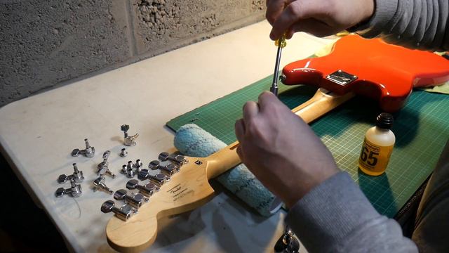 Building A Budget Kurt Cobain Mustang | Part 2 смотреть онлайн
